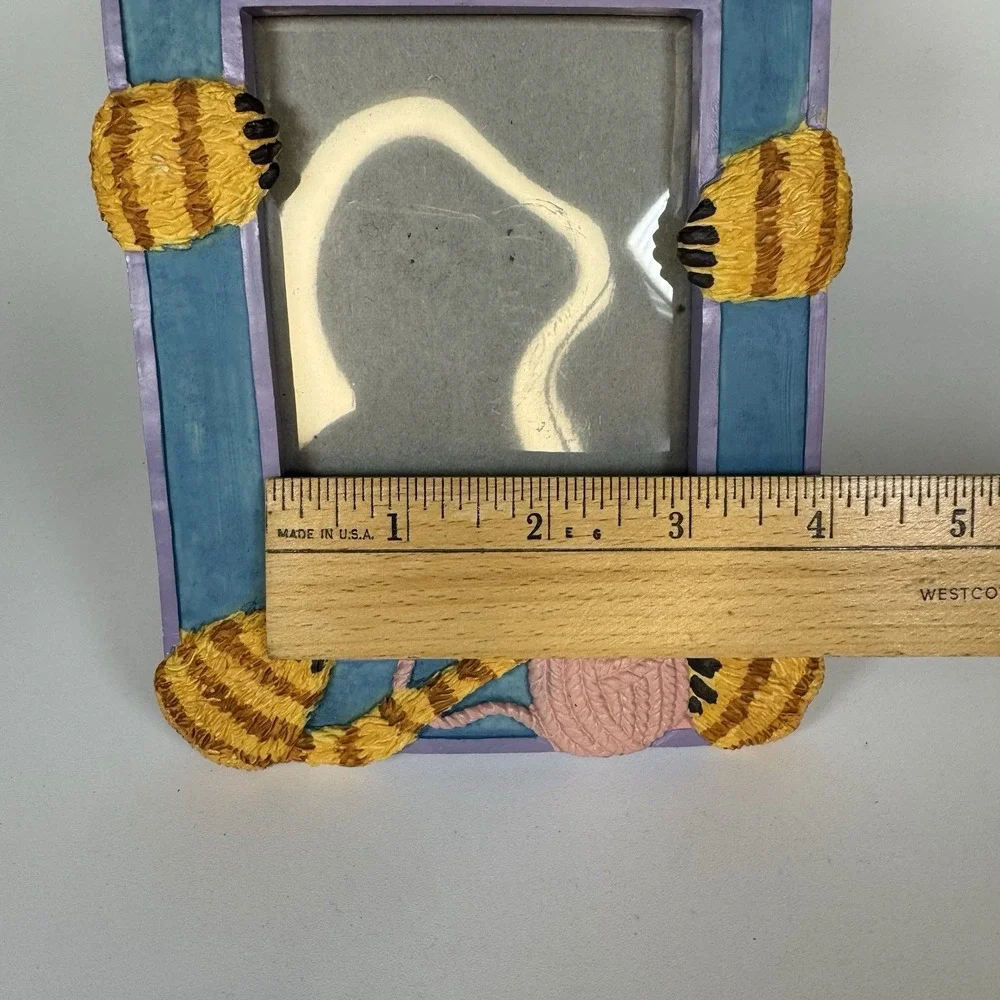 N/A vintage resin